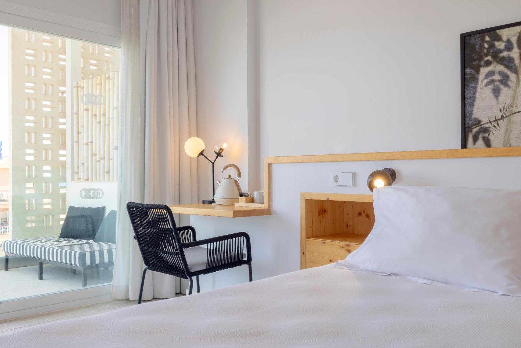 ホテル Hm Ayron Park - Adults Only プラヤ・デ・パルマ エクステリア 写真 A room at the hotel